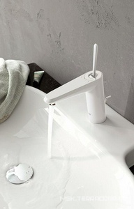 Смеситель для раковины, однорычажный, средний излив,гибкая подводка, дон.клапан в компл., цвет белый/хром ZZ Grohe Eurodisk Joystick 23427LS0