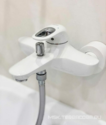 Смеситель д/ванны и душа, без аксессуаров, белый/хром Grohe Eurostyle New 33591LS3