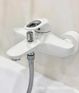 Смеситель д/ванны и душа, без аксессуаров, белый/хром Grohe Eurostyle New 33591LS3