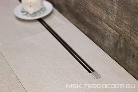 Дренажный канал 750хh82/120мм,готовый компл,сифон d50 выход вбок 48л/мин,ножки, ультратонкая дизайн-вставка (цв.мат.хром), Confluo Slim L ZZ Pestan Confluo Slim Line 13100034