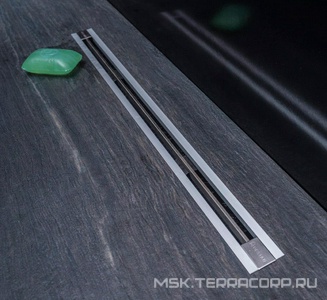 Дренажный канал 750хh82/120мм,готовый компл,сифон d50 выход вбок 48л/мин,ножки, ультратонкая дизайн-вставка (цв.мат.хром), Confluo Slim L ZZ Pestan Confluo Slim Line 13100034