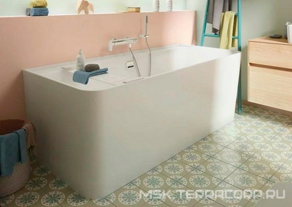 Ванна с задней стенкой (пристенная с П-образн.панелью),1800х800хh470/590мм,(акрил цв.01 белый),слив-перелив цв.хром ножки в компл,  ZZ Villeroy & Boch Collaro UBA180COR9CS00VD01