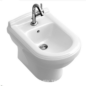 Биде подвесное 370х600мм, 1 отв.д/смесителя, крепёж в компл., (цв.01 white),  XX Villeroy & Boch Hommage 7441B001