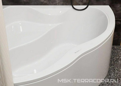 Ванна угловая 143x143хh45 см, без панели и каркаса, (акрил цв.белый), Iris ZZ Vagnerplast iris VPBA143IRI3X-04